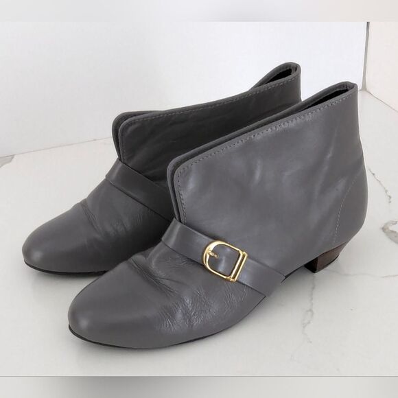 Tic-Tac-Toes gray BobbiBoot Leather gold buckle strap Pull-On Booties  Size 8W - Picture 1 of 8